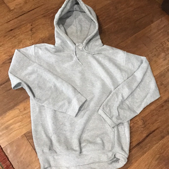 Gildan Other - Gildan heavy blend slight grey hoodie sweatshirt Gildan Other - Gildan heavy blend slight grey hoodie sweatshirt